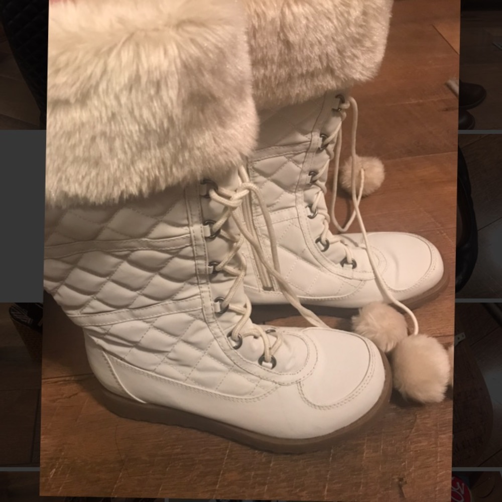 Snow fur boots